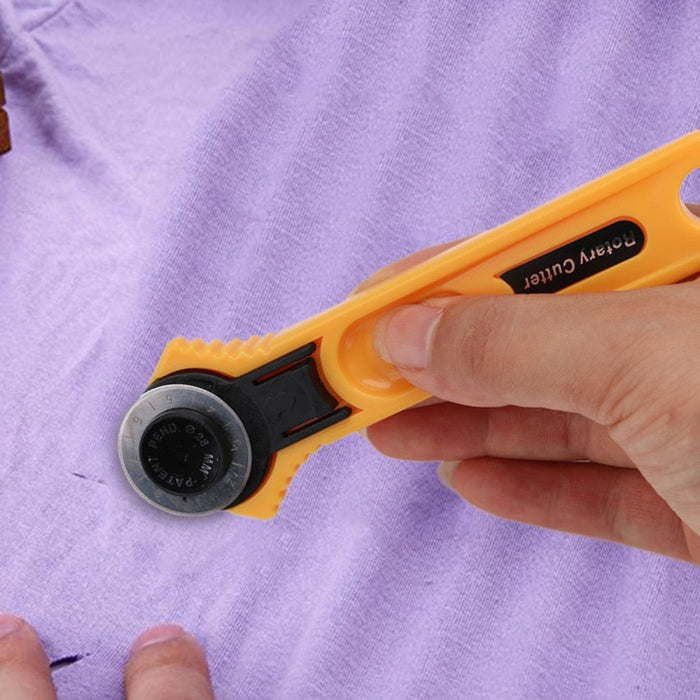 28mm Rotary Cutter - Ultrascherp Mes voor Schone Sneden - ergonomische handgreep - compact - huishoudmeester