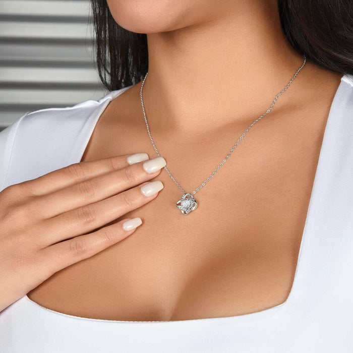 "Momenten die We Koesteren" Knoop Ketting - prachtige hanger, voorzien van een 6 mm ronde cubic zirconia, vertegenwoordigt de eeuwige band tussen twee zielen - huishoudmeester